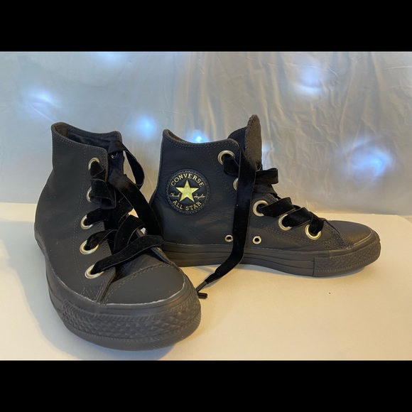black leather converse 7